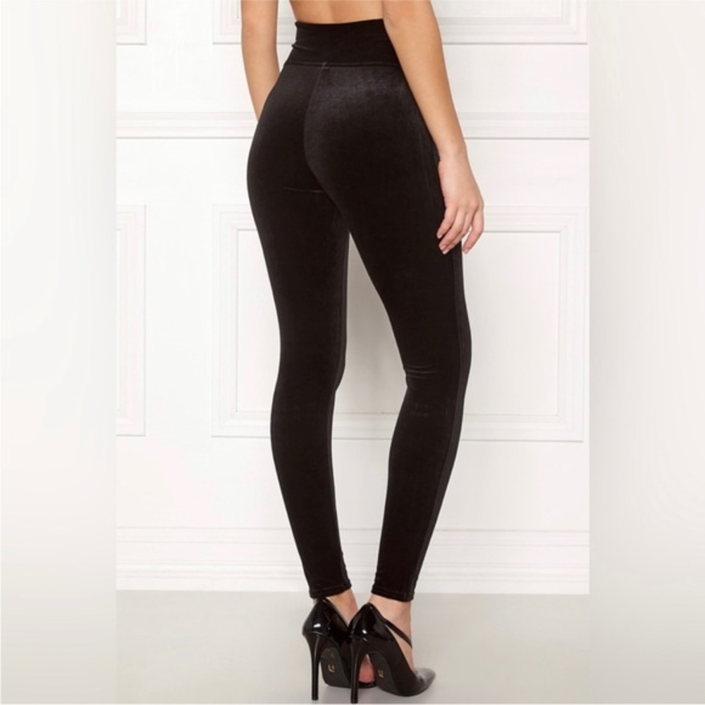 Spanx Shape Velvet  leggings size medium